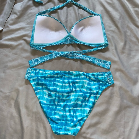 Women’s Bikini - Picture 3 of 3